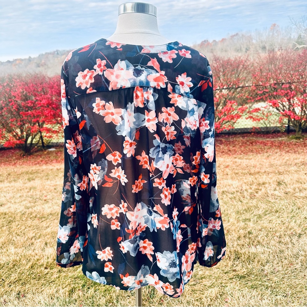 A Pea In The Pod Sheer Floral Button Down Maternity Blouse Size L - Picture 7 of 15